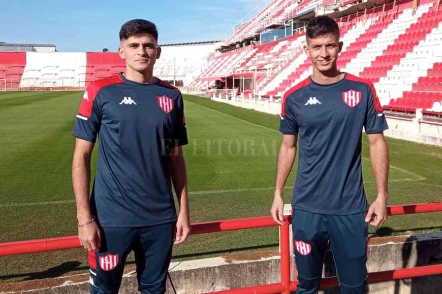 ELLITORAL_386137 |  Gentileza Prensa Club Unión Vidal y Franzzoti, los dos defensores de Unión, de 18 años, que fueron elegidos por Bayern Munich para una prueba en México.