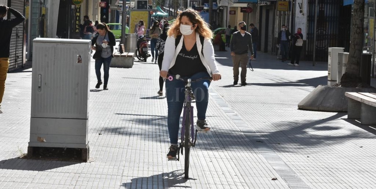 Piden que se incentive el uso de la bici con sendas transitorias seguras