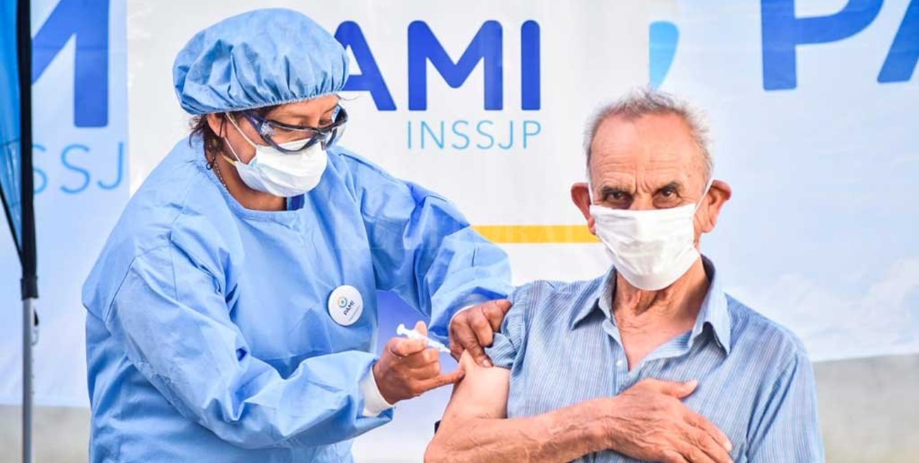 El ritmo de vacunación "es extremadamente lento", advierte el ministro de Salud porteño