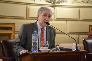 ELLITORAL_400033 |  Archivo El Litoral No actuamos en defensa de un senador, sino de la Constitución de Santa Fe , dijo Joaquín Gramajo (PJ-Nes- 9 de Julio).