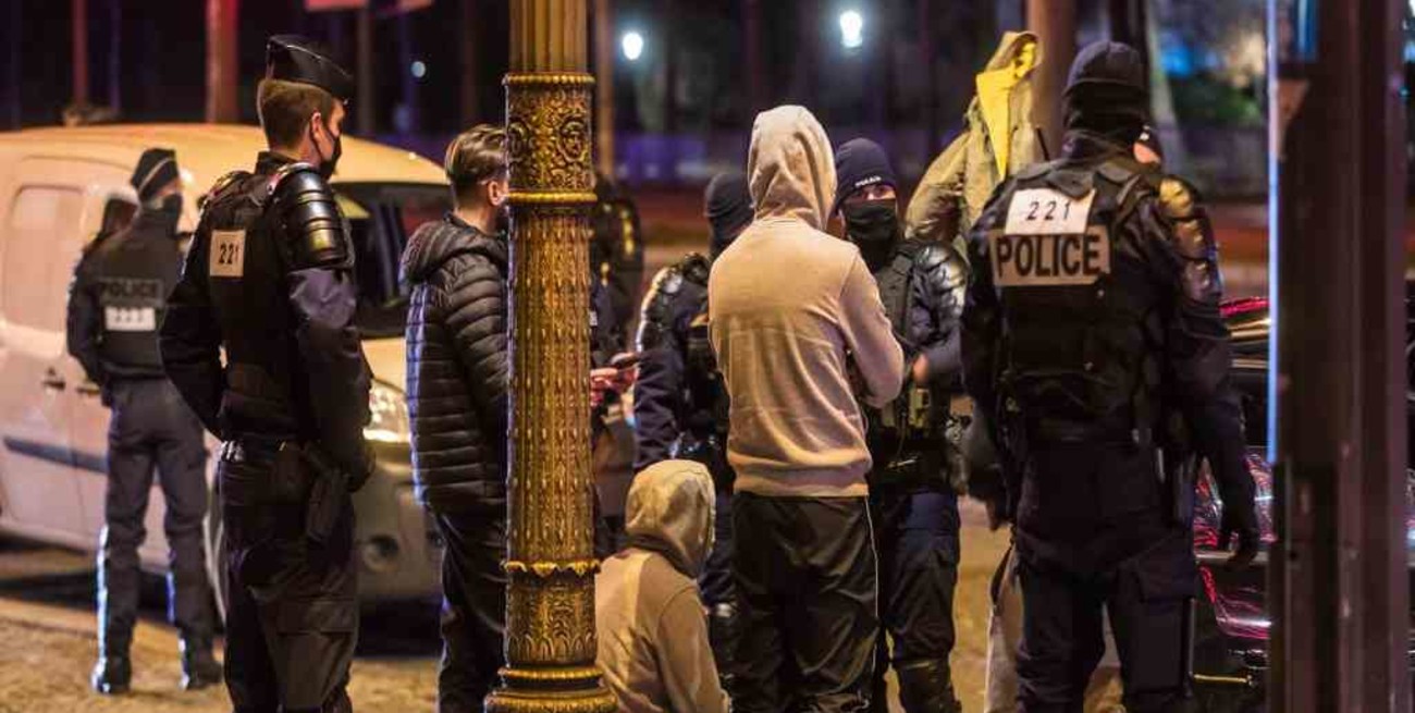 Decenas de heridos durante la dispersión de una fiesta ilegal en el oeste de Francia