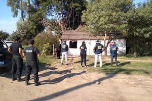 ELLITORAL_384182 |  Prensa AIC El primer fin de semana de junio efectivos de la AIC y la Comisaría 1ra, de San Javier realizaron 12 allanamientos, en los que se secuestraron 7 escopetas.