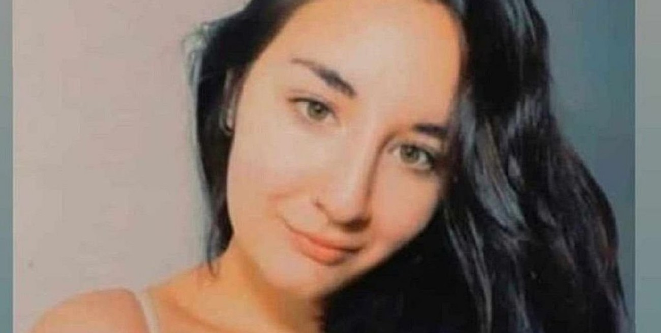 "La sacaron dos horas después", denunció el padre de la joven que murió quemada