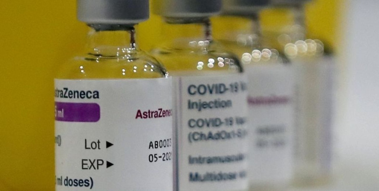 Combinar la vacuna de AstraZeneca con Pfizer o Moderna puede resultar más efectivo
