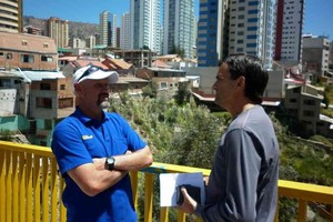 Archivo Carozo  Mir, aquél que surgió de las inferiores de Colón, fue goleador en el torneo de la B del ´84 y le pegaba con un  caño  a la pelota, charlando con El Litoral, hace algunos años, en el famoso puente céntrico que cruza La Paz, el lugar en el que Argentina jugará este martes su segundo partido por Eliminatorias.