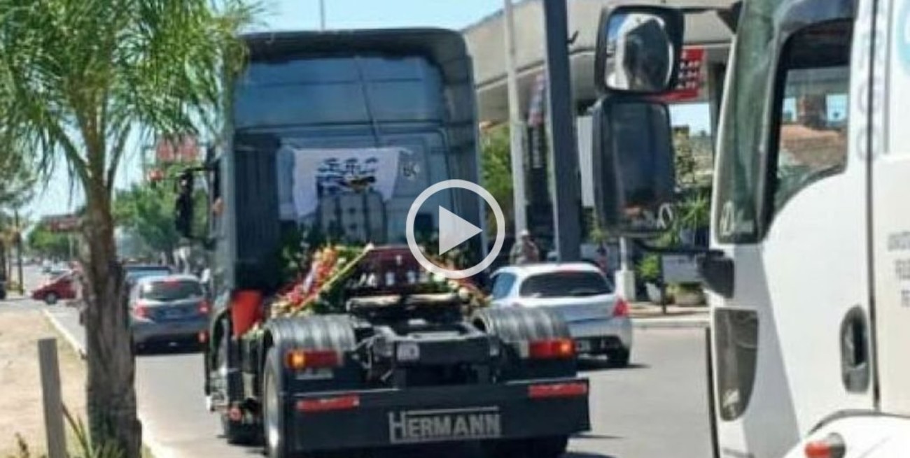 Realizaron un cortejo fúnebre en camiones en Corrientes