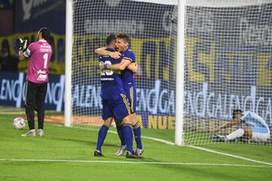 ELLITORAL_370644 |  Télam Télam 17/04/2021  Boca Juniors le ganó en la Bombonera a Atlético Tucumán por 3 a 1, en partido de la décima fecha de la zona 2 de la Copa de la Liga Profesional de Fútbol. Franco Soldano festeja el tercer gol xeneize.Foto: Ramiro Gomez