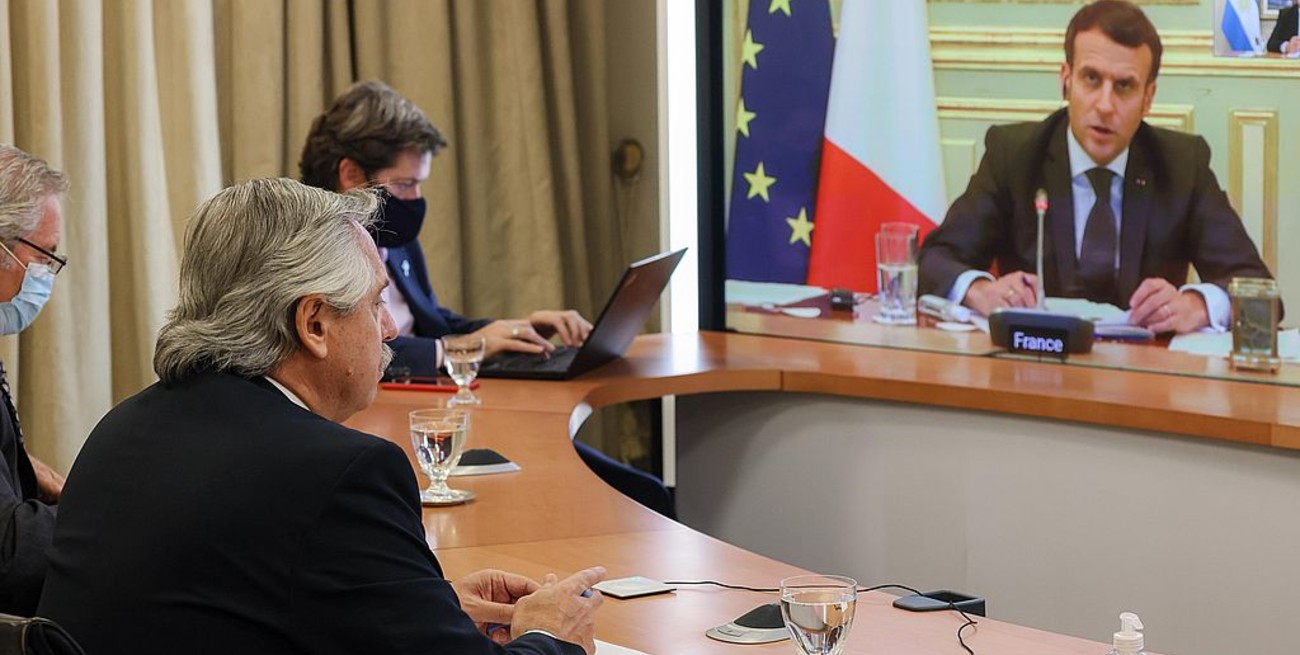 Alberto Fernández dialogó con Macron y recibió su apoyo en las negociaciones con el FMI
