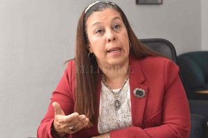 ELLITORAL_368558 |  Flavio Raina. Claudia Catalin, es Abogada. Especialista en gestión pública y en Derechos Políticos y Electorales. Ex Secretaria Electoral de Santa Fe. Integra el espacio Igualdad, es Miembro Honorario del Foro Federal de Organismos Electorales.