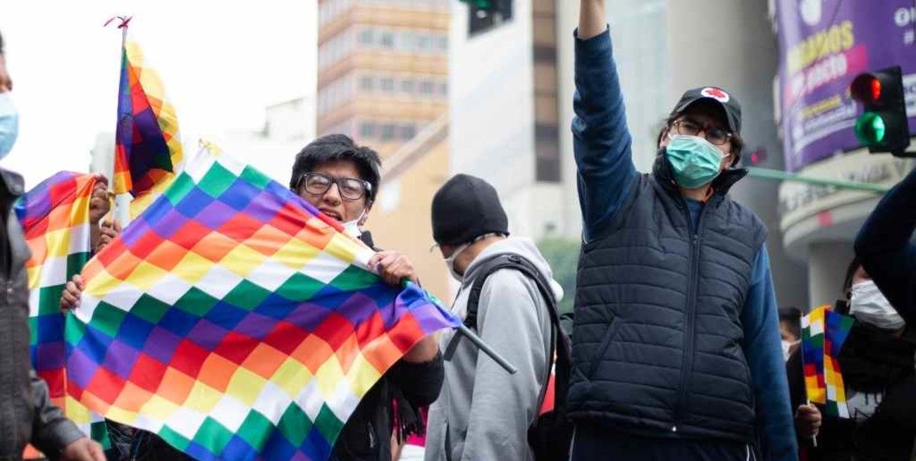 Bolivia sigue en un lento escrutinio que no arrojará ganadores ni perdedores absolutos  
