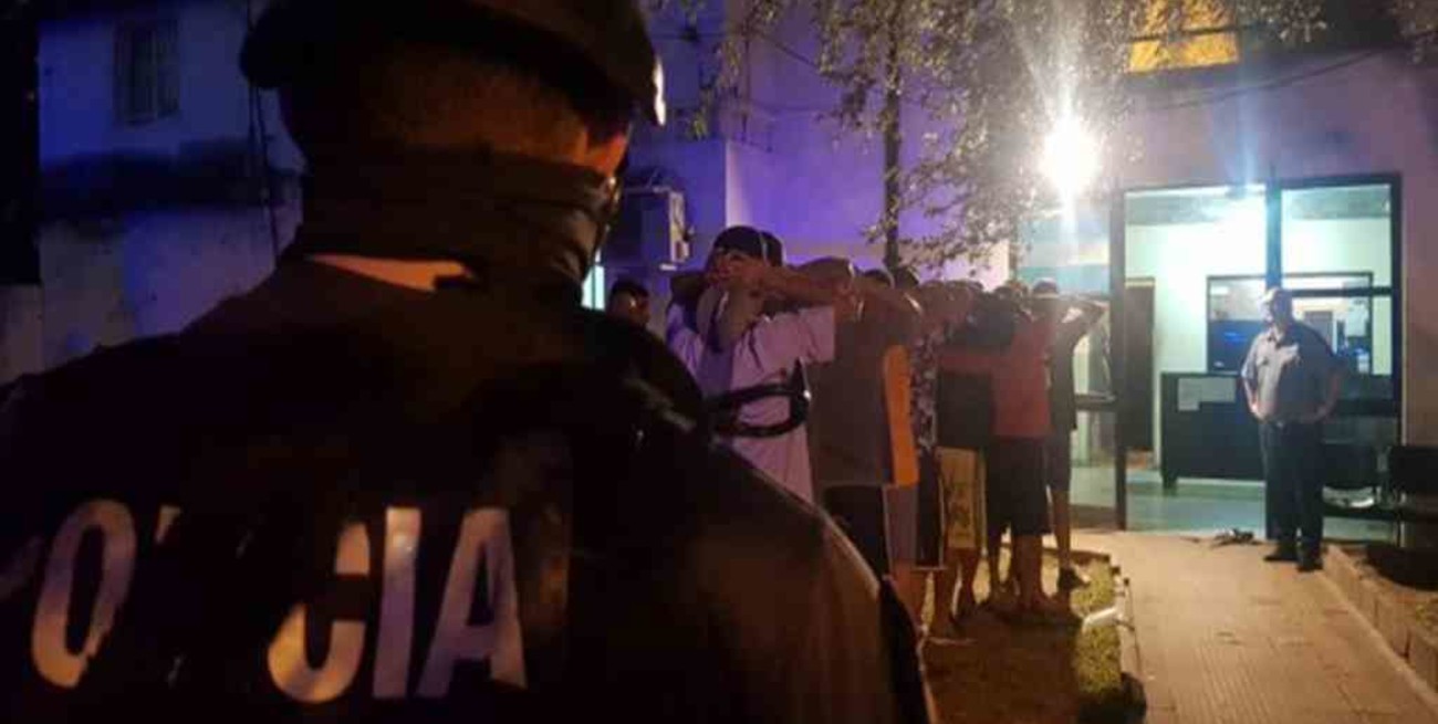 Veinte detenidos por jugar al fútbol en Santiago del Estero