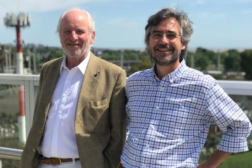 ELLITORAL_390934 |  Gentileza Roy Hora junto a Pablo Gerchunoff:  Nuestro récord económico es lamentable, y eso nos ha dejado una sociedad dividida y fracturada, que condena a la privación y el sufrimiento a la mitad más pobre del país .