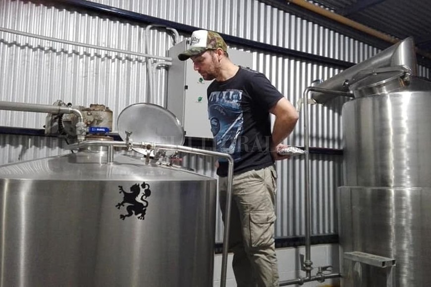 ELLITORAL_280986 |  Archivo Actualmente, y por su cuenta, cada cervecero artesanal local resuelve qué hacer con el bagazo. Algunos lo entregan a caballerizas, y otros a criaderos de cerdos y gallinas.