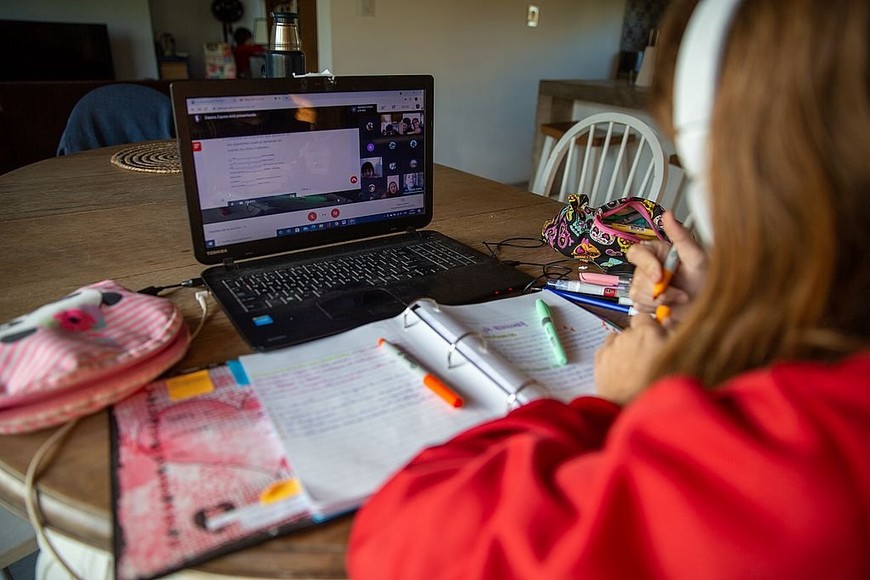 ELLITORAL_375857 |  Rodrigo Atanes De cero a cien, la no presencialidad afectó 100, no sólo en lo que respecta a la escritura, al manejo de los útiles escolares, los espacios, sino en el intercambio social que se da en el aula , asegura una docente.