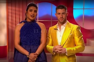 Gentileza Oscars Chopra y Jonas, durante la ceremonia íntima realizada esta mañana.