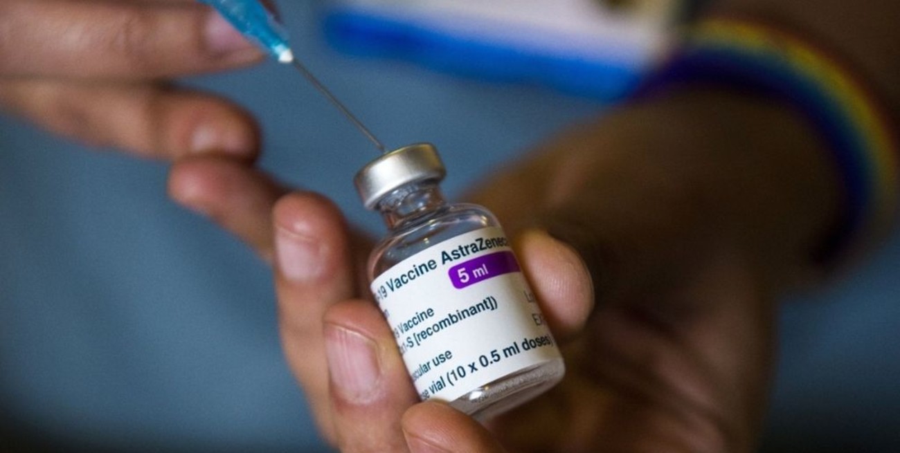 El Gobierno piensa en una tercera dosis de la vacuna contra el Covid