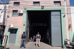 Gentileza Personal de la AIC irrumpió en la chatarrería y secuestró los cables que fueron reconocidos por personal de Telecom y de la EPE.