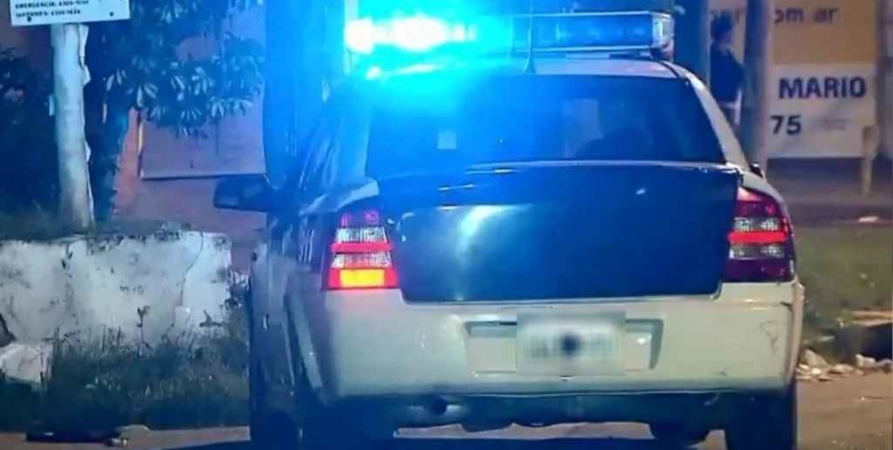 Un grupo de policías hizo una fiesta en plena cuarentena y balearon el auto de un vecino