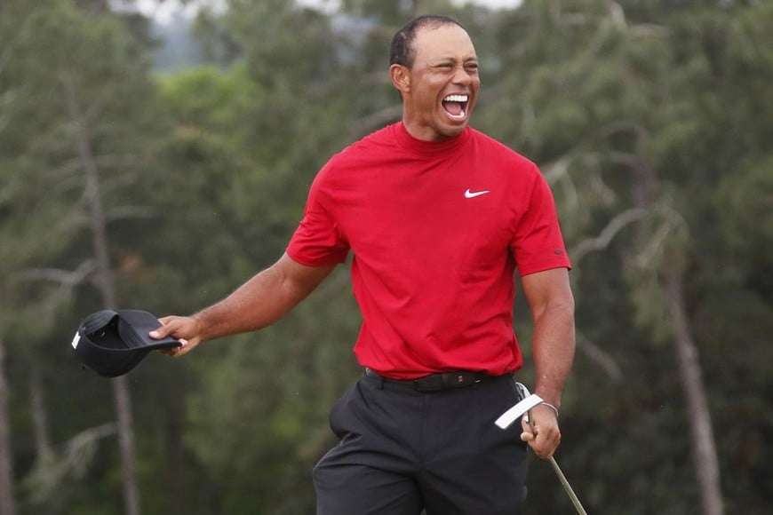 ELLITORAL_277606 |  Gentileza 14 April 2019, US, Augusta: US golfer Tiger Woods celebrates after winning the 2019 Masters Golf Tournament at Augusta National Golf Club.At 43 and two years after spinal fusion surgery, Woods captured his fifth Masters title and his 15th major with a one-shot victory Photo: Bob Andres/TNS via ZUMA Wire/dpa