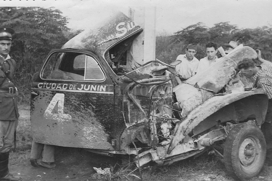 ELLITORAL_349649 |  Archivo El Litoral El auto destrozado tras el accidente que le costó la vida a Eusebio Marcilla.