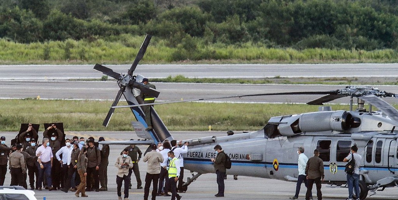 Colombia: atacaron a balazos el helicóptero en el que viajaba el presidente Iván Duque