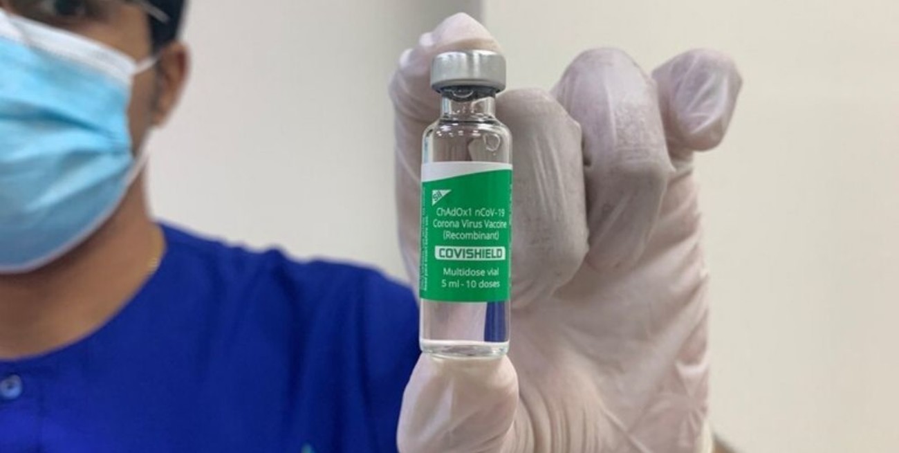 Comienza la distribución a todo el país de la vacuna de Oxford producida en la India