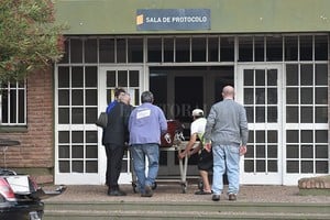 ELLITORAL_330277 |  Guillermo Di Salvatore Último adiós. La pandemia y ahora el paro municipal trastocan los hábitos de las despedidas de los seres queridos.