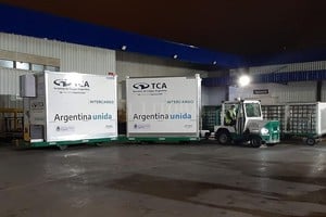 Archivo El Litoral Llegada de las vacunas Covishield a la Argentina.