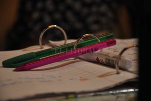 Mauricio Garín Lecciones del 2020: la distancia social es lo mejor hasta que llegue a todos la cura, aunque por cortos períodos debido a necesidades humanas y materiales; las escuela se adapta a distintos formatos, pero con grandes desigualdades por privaciones humanas y materiales.