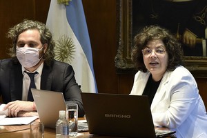 ELLITORAL_372438 |  PLZPhoto Buenos Aires, 23/02/2021: El Jefe de Gabinete, Santiago Cafiero, junto a la flamante Minstro de Salud, Carla Vozzotti, encabezaron esta tarde la reunión virtual del Consejo Federal de Salud (CoFeSa).
Foto: Gaciela Pace/MSal