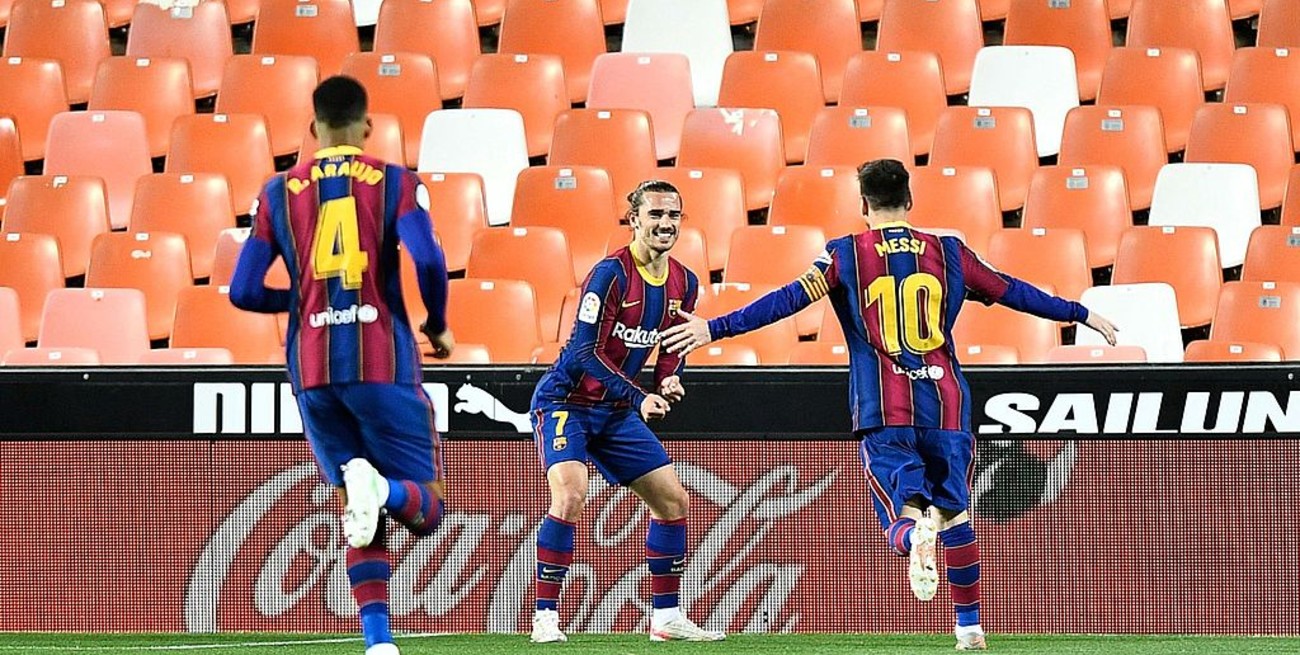 Con un doblete de Messi, Barcelona ganó un partido clave ante Valencia