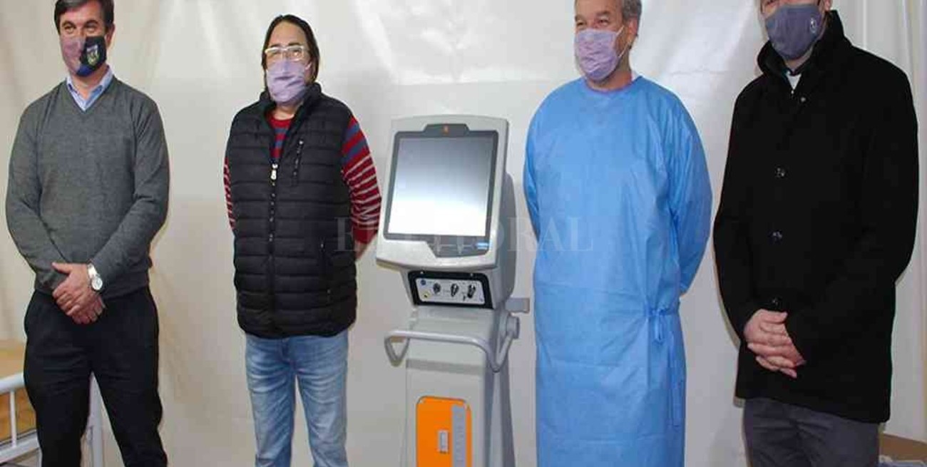 Cornaglia entregó un respirador artificial al hospital de Las Rosas