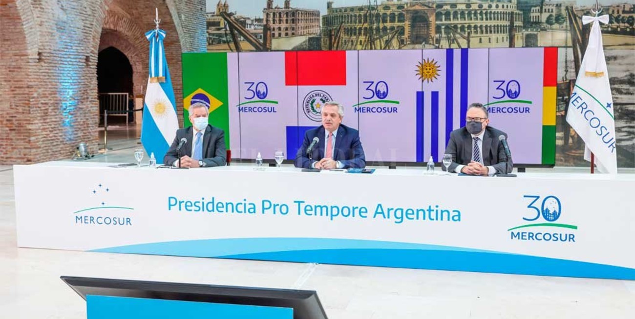 Fernández y las negociaciones de Uruguay por fuera del Mercosur: "Nadie se salva solo"
