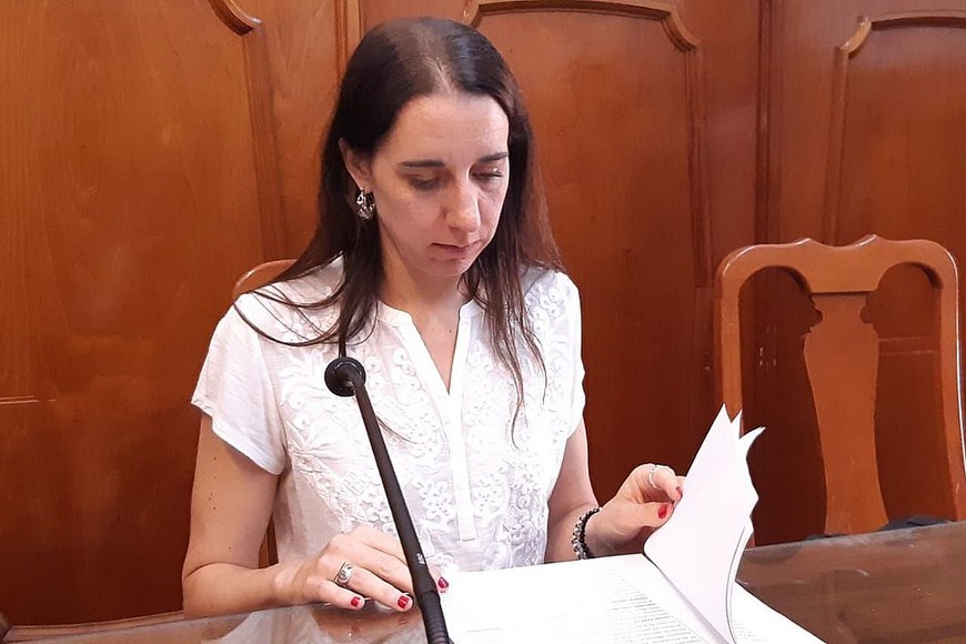 ELLITORAL_368491 |  Archivo Zacarías sometió durante 15 días a los niños y a su madre. La fiscal Cristina Ferraro imputó al joven la autoría de la doble  tentativa de homicidio calificado por ser cometido con alevosía .