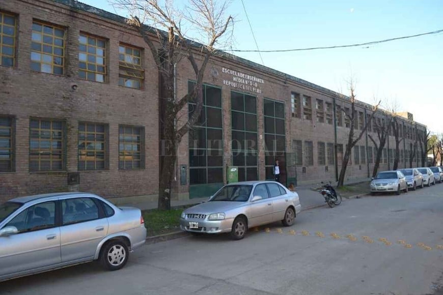 ELLITORAL_311659 |  Archivo El Litoral Nuevo enfoque. La Escuela Nº 340 República del Perú creó enseguida su sitio web y a partir de allí  reacomodó  sus piezas, iniciando así una rápida comunicación con los estudiantes de los distintos años.