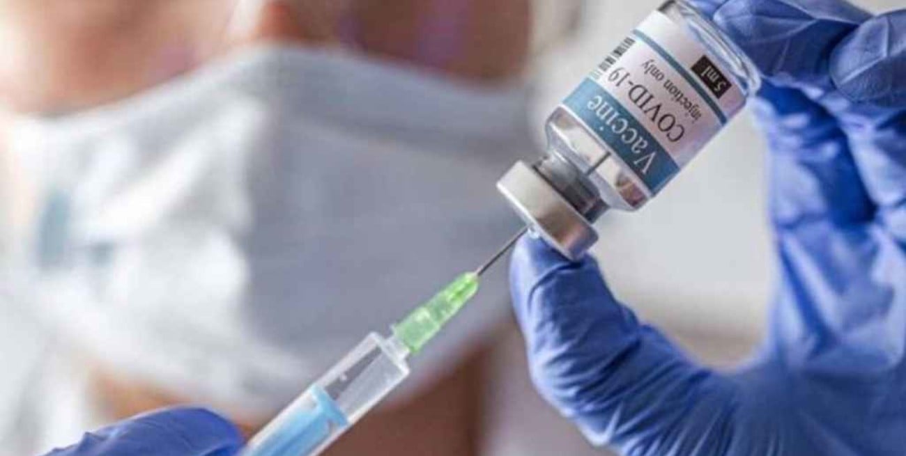 Uruguay evalúa aplicar una tercera dosis de refuerzo contra el coronavirus