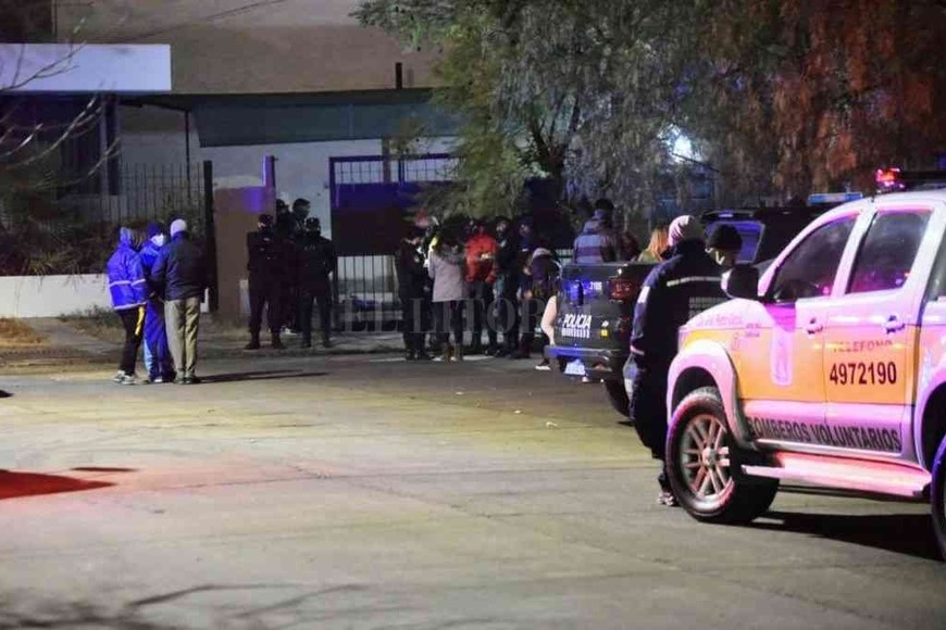 ELLITORAL_384607 |  Gentileza Cinco miembros de una familia, entre ellas tres niños, murieron tras inhalar monóxido de carbono, mientras un bebe de pocos días de vida fue internado en grave estado.