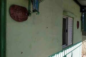 Gentileza Las paredes de la casa quedaron marcadas con más de una decena de impactos.