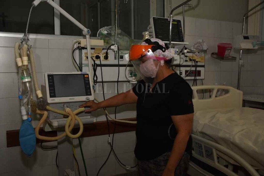 ELLITORAL_375870 |  Manuel Fabatía/ archivo En las salas de cuidados intensivos del Cullen el 90 % de las personas que sufren una insuficiencia renal aguda precisan diálisis transitoria.