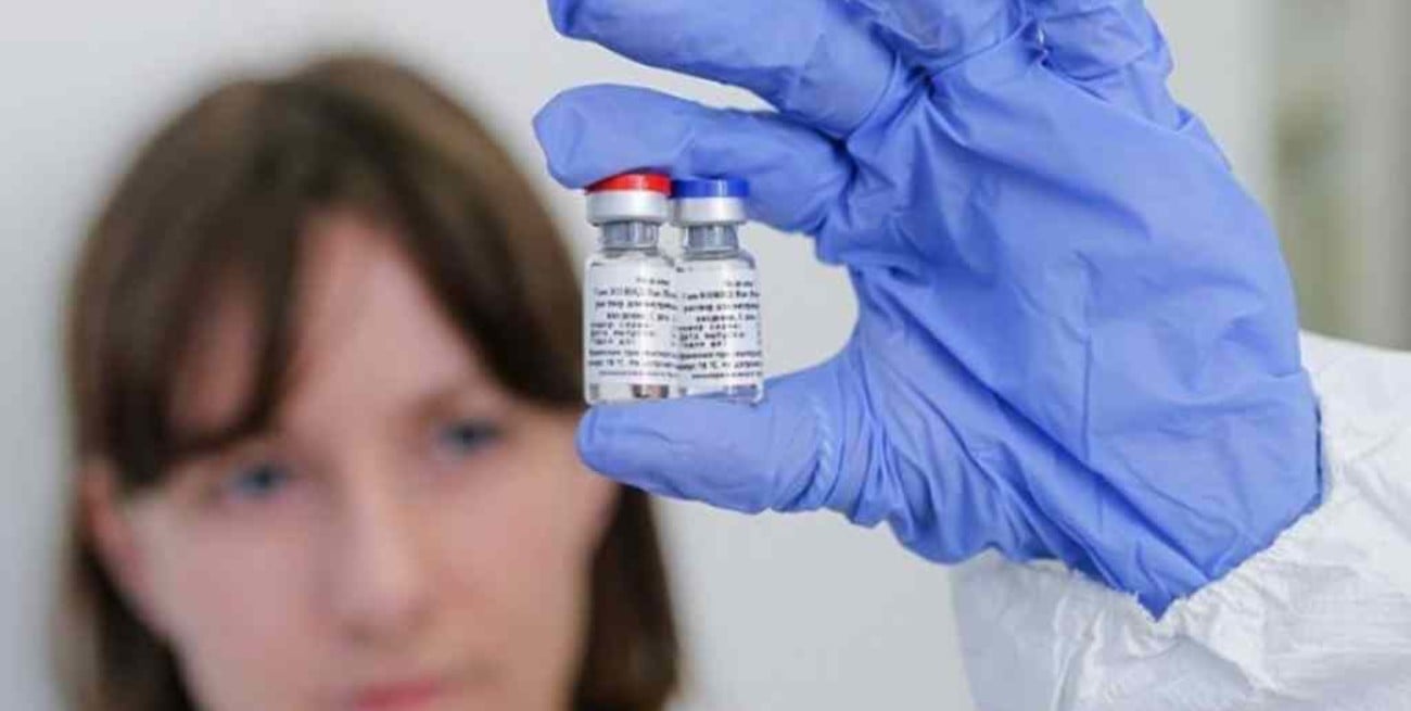 Comienzan a colocar las primeras dosis de la vacuna Sputnik V en Rusia