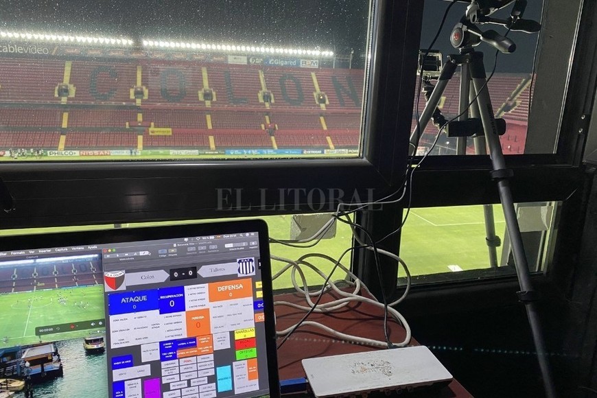 ELLITORAL_353371 |  Gentileza Tomás Alfonso Cámara y computadora. Todo listo para analizar el partido de Colón ante Talleres en vivo.