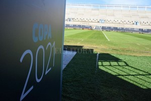 ELLITORAL_381052 |  Pablo Aguirre El campo de juego y parte de las tribunas en el formidable estadio del Bicentenario.