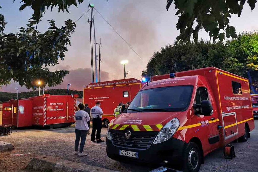 Al menos 2.700 evacuados en un incendio en el sur de Francia