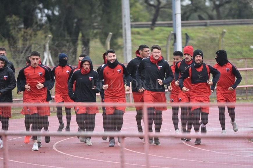 ELLITORAL_385333 |  Flavio Raina El  Pulga  estuvo ausente en la práctica de Colón en el CARD.