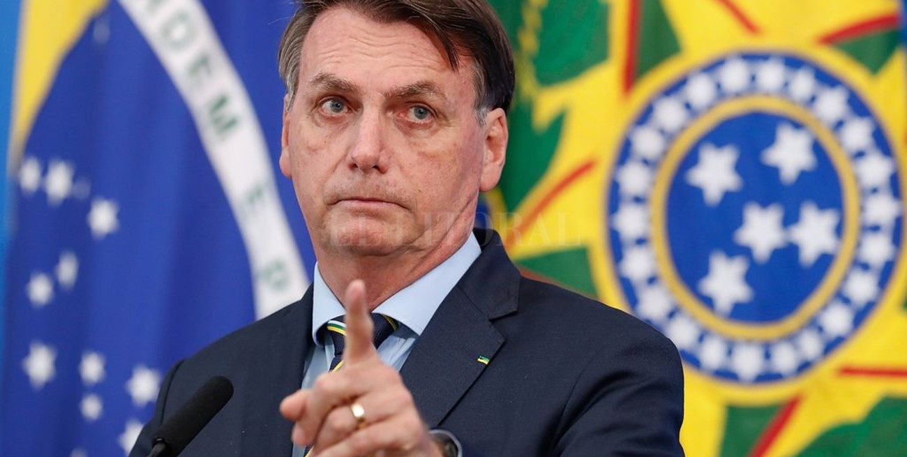 Jair Bolsonaro: "Mi respuesta es caca, me cago en la comisión"