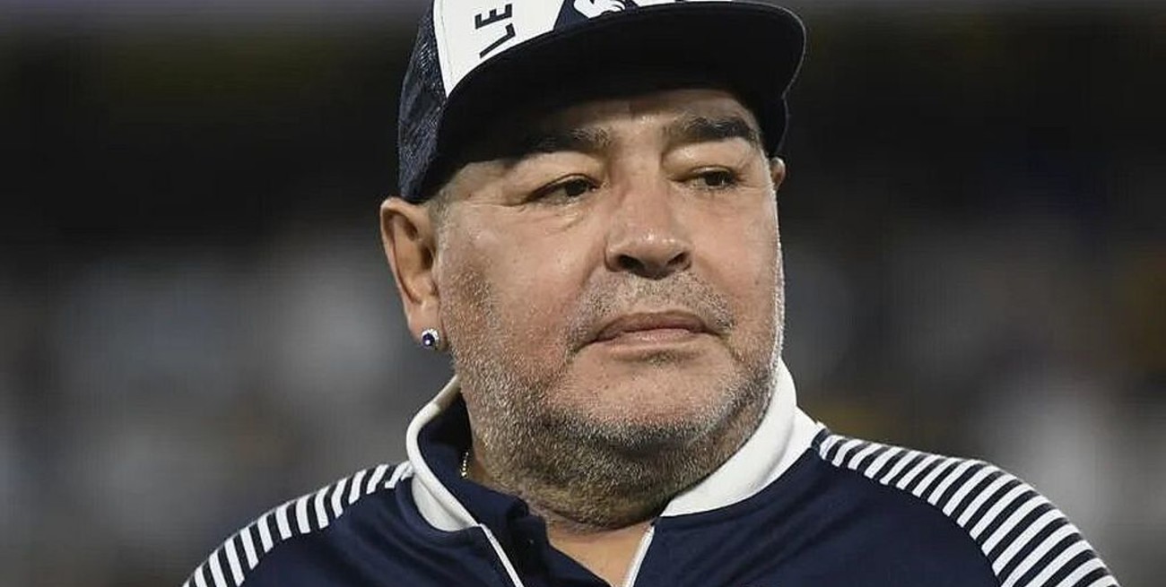 "Maradona tiene un cuadro de abstinencia y quedará unos cuantos días internado", anunció su médico