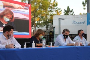 Gobierno de Santa Fe La ministra Silvina Frana encabezó el acto de apertura de sobres.