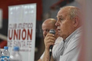 ELLITORAL_384893 |  Pablo Aguirre Luis Spahn, el presidente de Unión hablando en una de las últimas conferencias de prensa que se hicieron en el club.