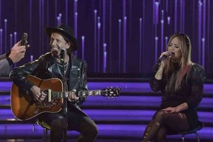 ELLITORAL_392937 |  Imagen ilustrativa Coti Sorokin hizo una aparición especial en La Academia y aprovechó para cantar  Tu Nombre  junto a Karina La Princesita.