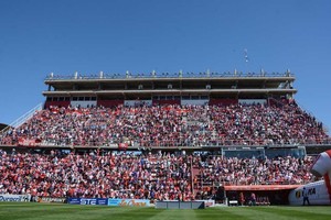 Luis Cetraro 100 millones de pesos. Es lo que afectará la Comisión Directiva de Unión para terminar la obra en el sector sur del estadio 15 de Abril. Entre lunes y martes se firma el contrato con Astori.